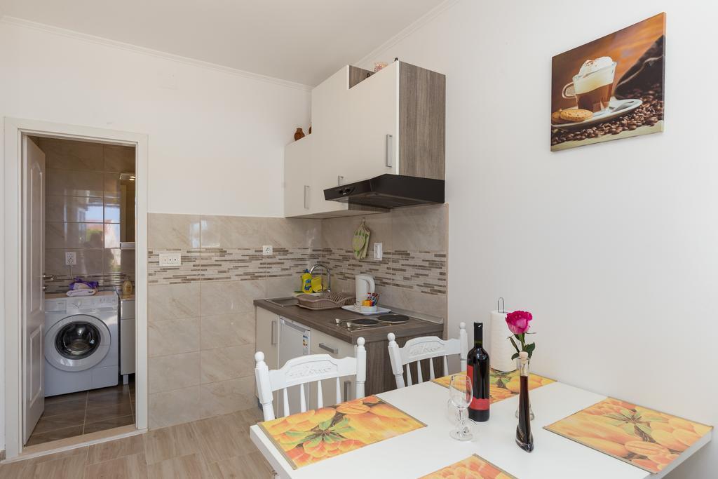 Apartments Olive Млини Экстерьер фото